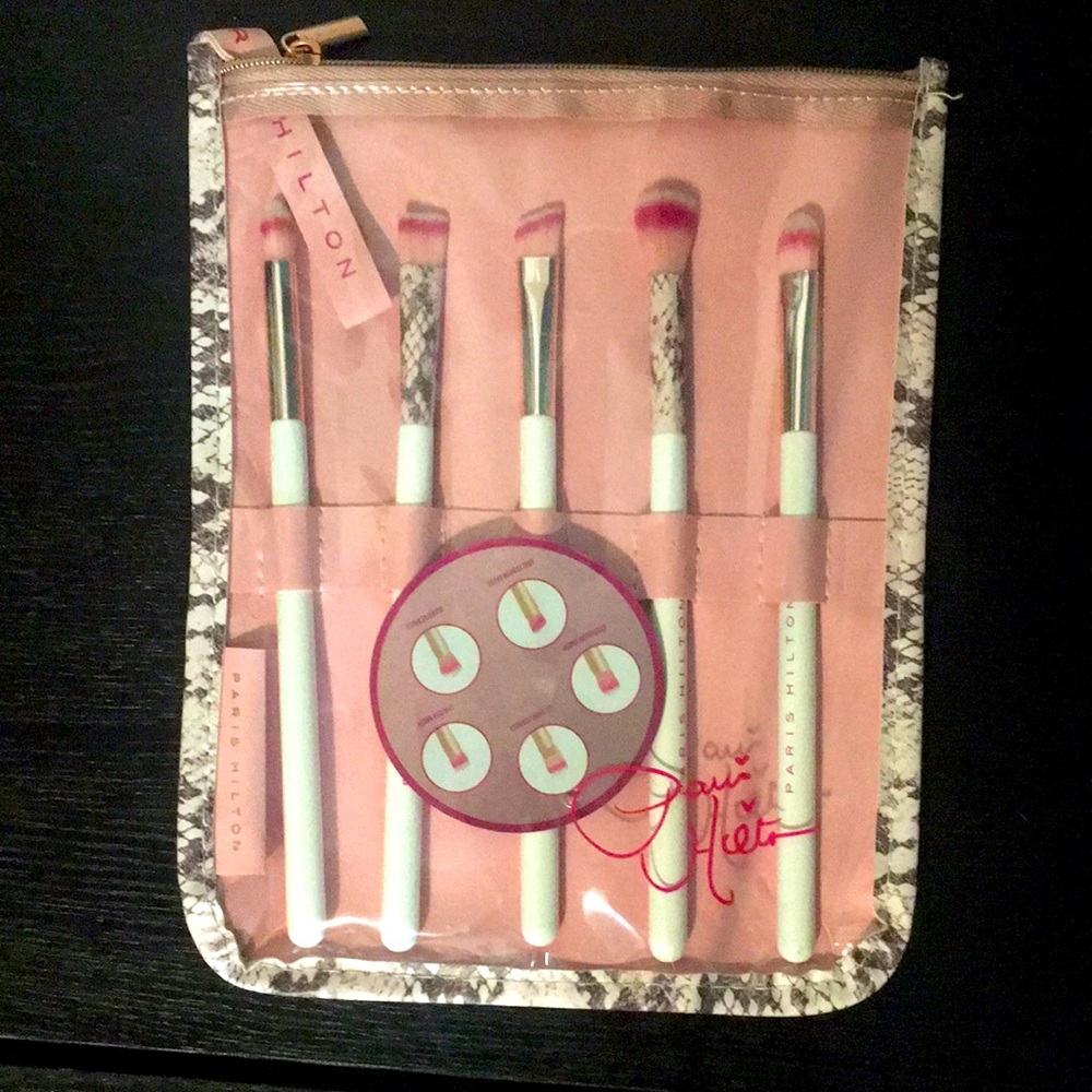 Paris Hilton Brush Set